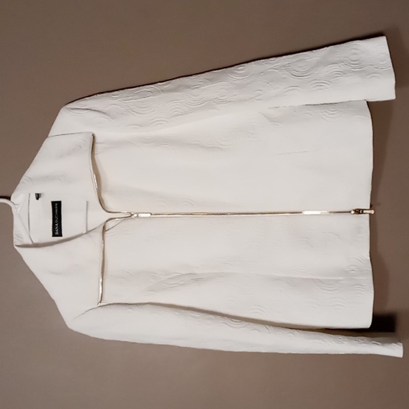 Dana Buchman Jackets & Blazers - Dana Buchman Full Zip White Jacket w White Swirls Size 8